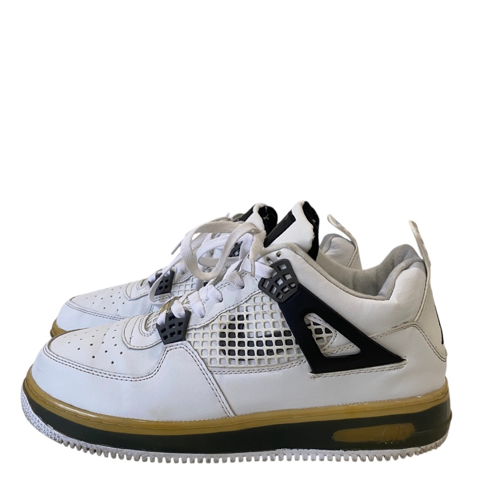 2002 Air Jordan’s mens sneakers - sz 11.5 - athletic - white black - casual